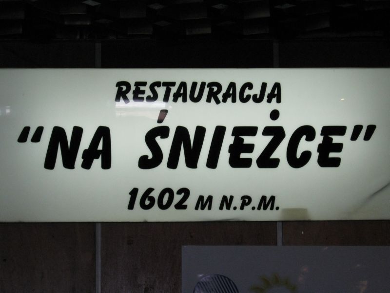 2009-11-01 Snezka (24) Restaurant on top